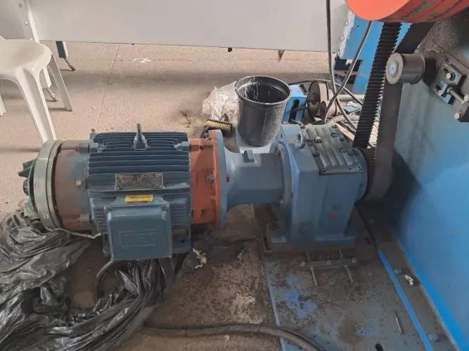 Motor elétrico (WEG W22plus)