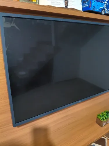 tv LG 43 polegadas,para retirada de peças