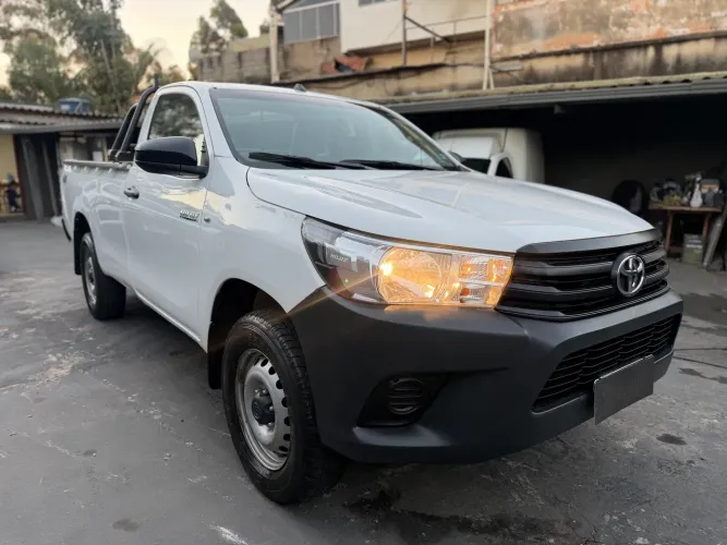 Toyota Hilux CS 4X4 2.8 TDI Diesel Mec. 2021