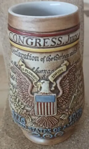 Antiga caneca de porcelana Ceramarte - Bicentenário da independência dos Estados Unidos 76