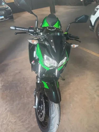 Moto Kawasaki Z-400 