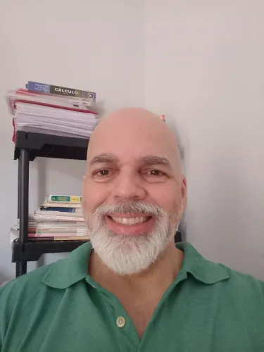 Aula particular de matemática, física e português