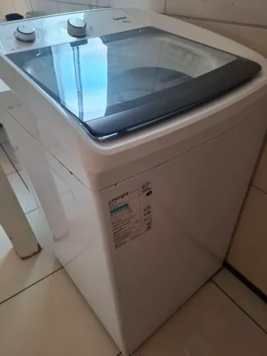 Máquina de lavar para retirar peças
