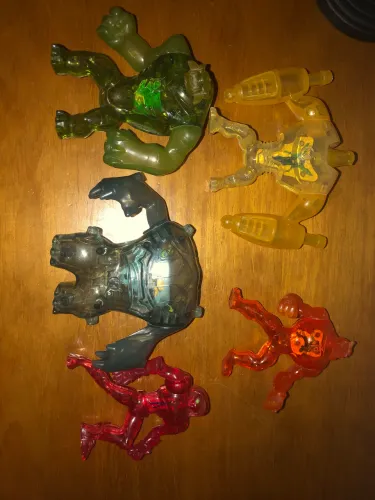 Bonecos Ben 10 ultimate alien McDonald 