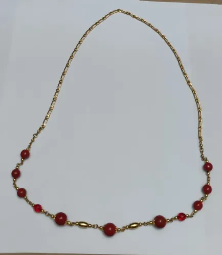 Colar Feminino Vermelho e Dourado Vintage Elegante