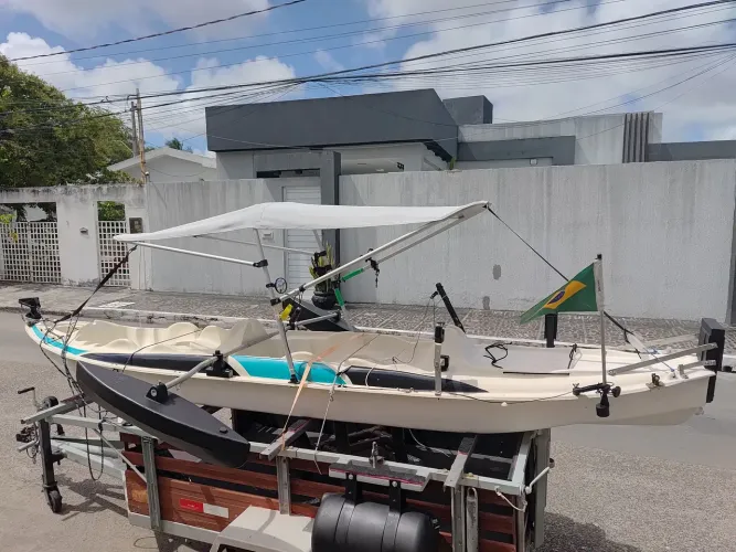 CAIAQUE DUPLO COM COBERTURA E ESTABILIZADORES