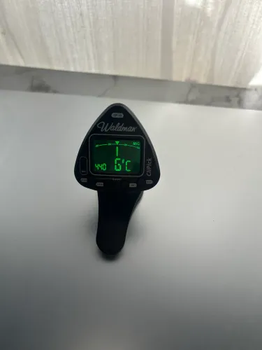 Afinador Digital Cromático Waldman CliPick CP-10