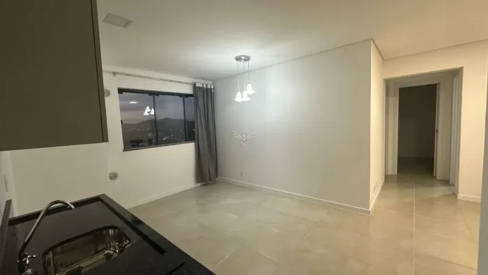 Apartamento com 2 dormitórios para alugar, 57 m² por R$ 2.564/mês - Água Verde - Blumenau/