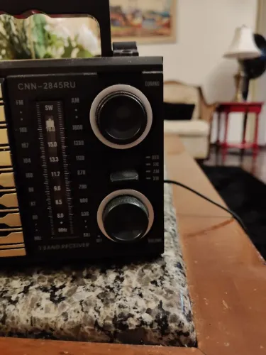Rádio Retrô Liberar recarregável