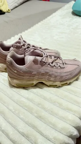 Tênis Nike air 95 número 38