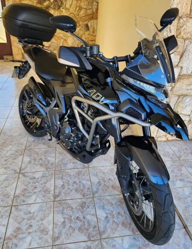 Zontes t350x com bauleto givi 45litros