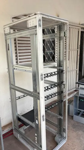 Rack para servidores de 42U a 44U