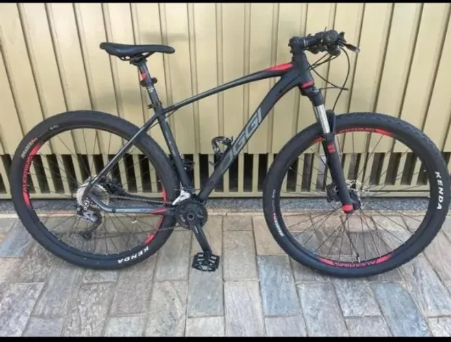 ? Bicicleta OGGI Aro 29 - Quadro Alumínio + Shimano Alivio