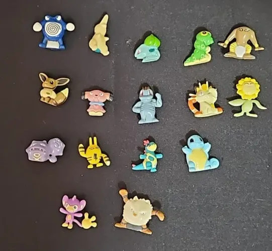 Lote com 16 Pokémon Caçulinha sem repetir