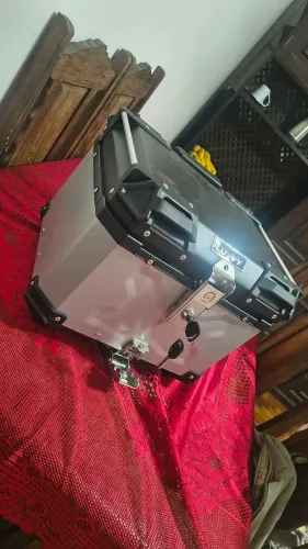 Bauleto alumínio 45l reforçado c/base de fixação universal