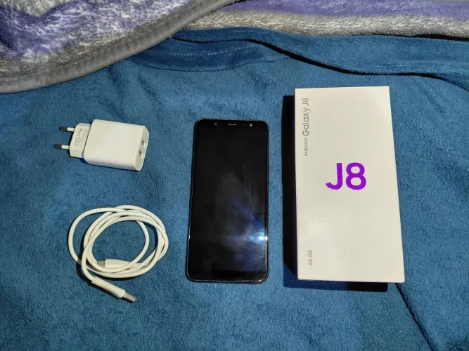 Samsung galaxy j8