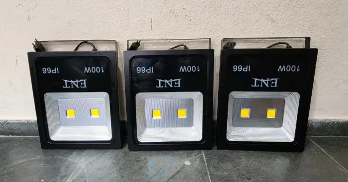 3 Refletores Refletor LED Holofote 100W IP66 Branco Quente 3000K Decoração Jardim - ENT