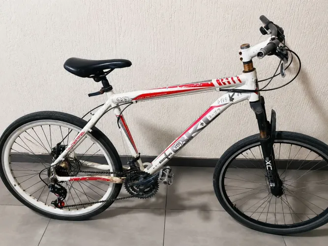 Bicicleta Aro 26 Quadro Em Alumínio Freio a Disco 21 Marchas