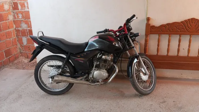 Vende-se moto 125 2011 