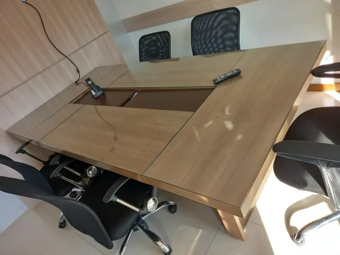 Mesa de Reunião 