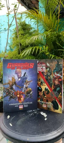 Livros: Guardiões da Galáxia: Vingadores Cósmicos & Novíssimos X-Men: Criando Raízes