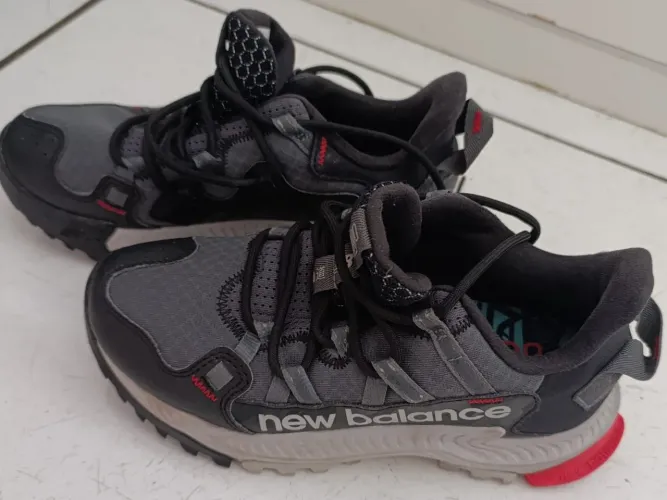 Tênis New Balance original Tam 35