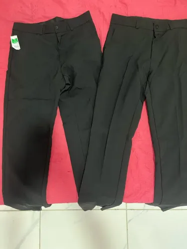 Vendo duas calças social novas N:42