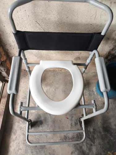Vende-se cadeira de banho 320R$