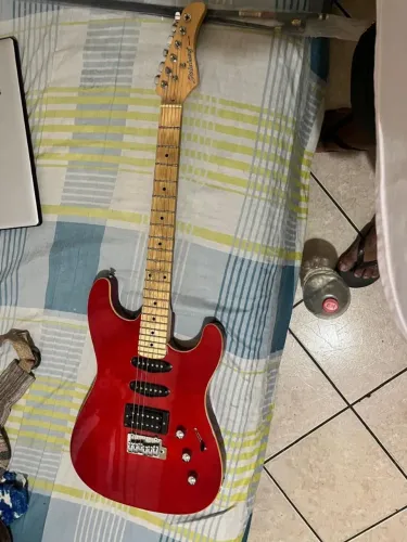 Guitarra super stratocaster