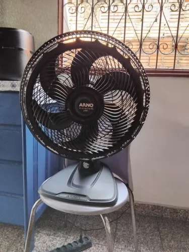 Ventilador de mesa 40cm Arno - seminovo