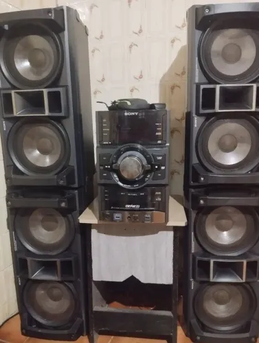 som Sony GTR 66 4 caixas para vender. com defeito o aparelho