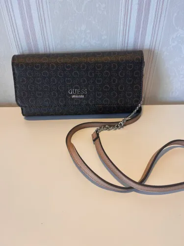 Bolsa pequena Guess