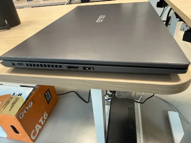 Notebook ASUS VivoBook i5 8GB SSD 256GB FHD - Estado de Novo
