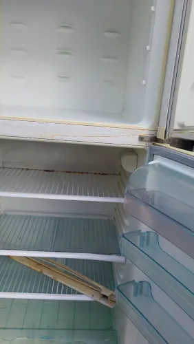 geladeira continental 450 l com defeito
