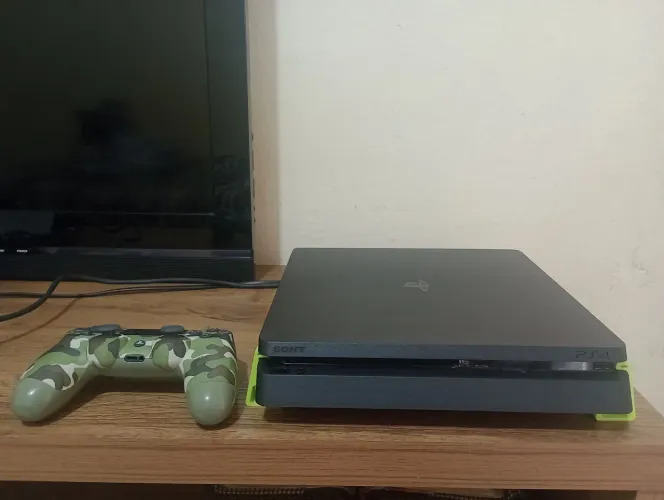 Playstation 4 Slim 1TB