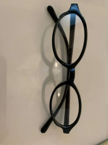 Óculos oval preto