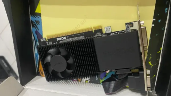 Placa de vídeo gr 210 2gb nova