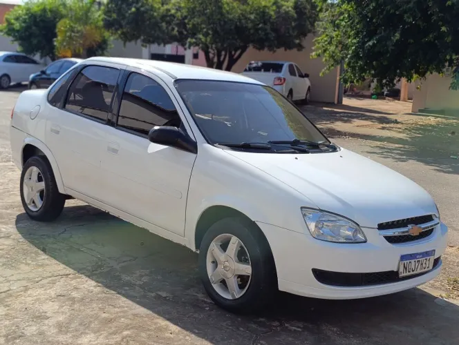 Chevrolet Classic Advantage 1.0 VHC Flexpower 4P 2015
