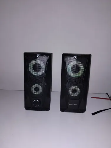 Caixa de som com RGB para PC GAMER