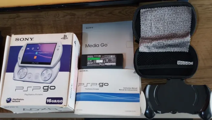 PSP GO