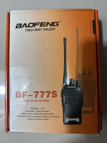 Radio comunicador walkie talkie