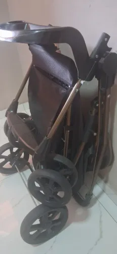 Vendo carinho de bb pouco usando 