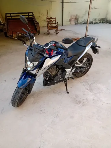 Vendo Honda CB 300 f ABS