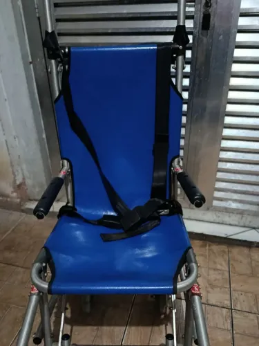 Cadeira escaladora subir e descer escadas