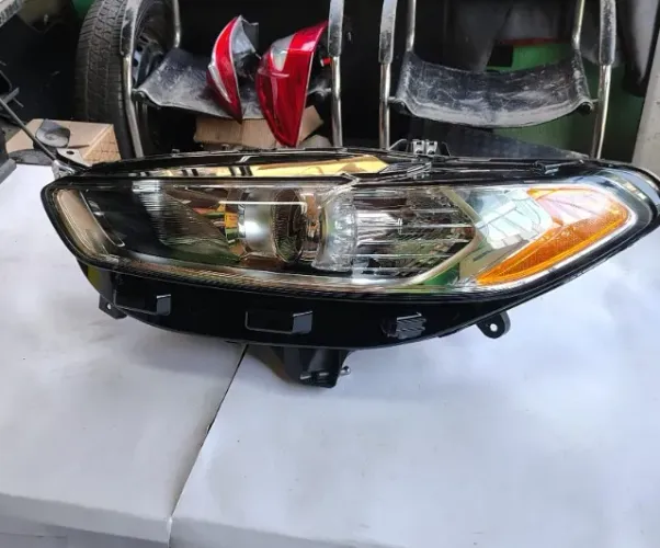 Farol lado esquerdo Fusion 2013 2014 2015 2016 original novo