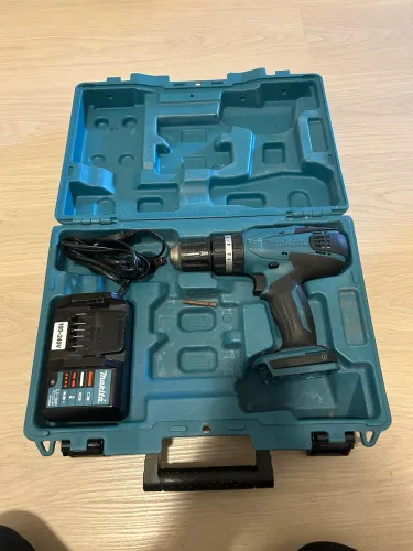 Furadeira parafusadora Makita HP457D
