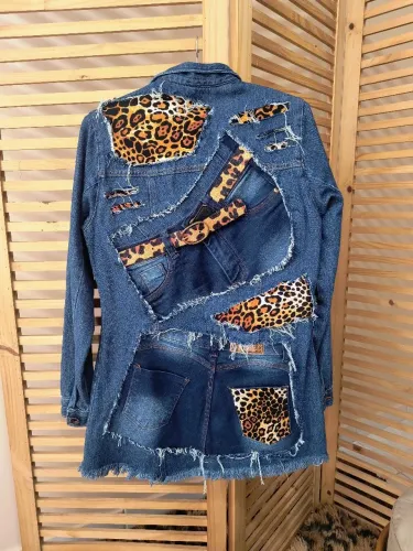 Maxi Jaqueta jeans escuro customizada animal print tamanho P