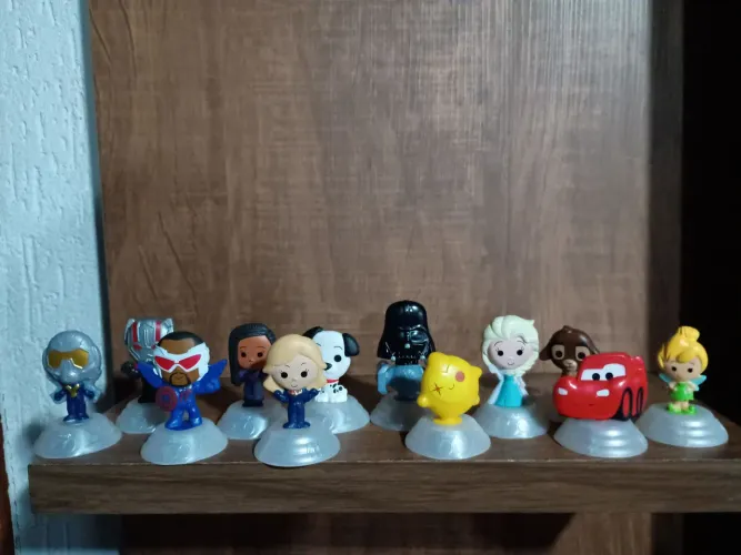 12 bonecos miniaturas Disney 100 anos usados na condição