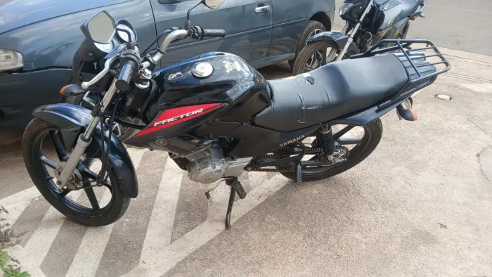 YBR 125 Factor ano 2014