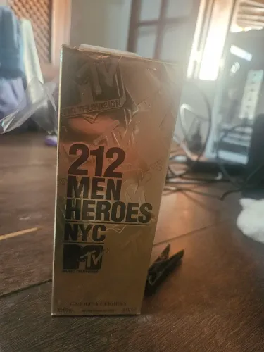Perfume 212 herores mtv edicao limitada